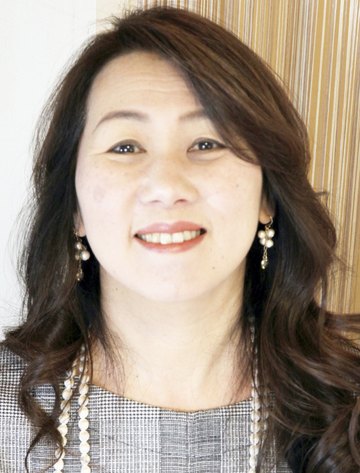 井上 真彩子 講師